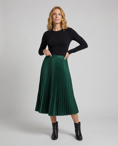 Women's midi skirt made of satin with pleats