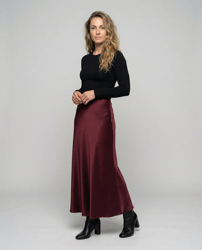 Ladies flowing satin slip skirt with exhibition