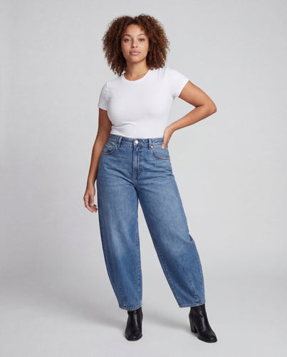 Women's high-waisted balloon jeans with knee patch