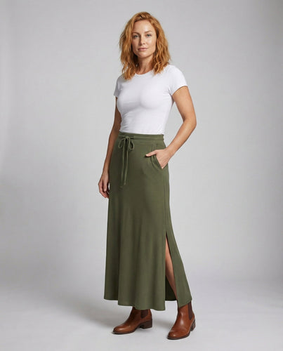 Women's flowing jersey maxi skirt with pleats