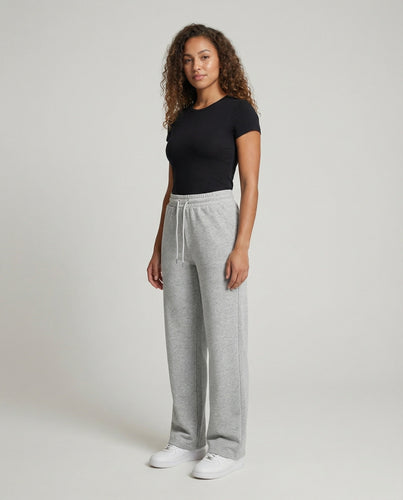 Women's high-rise wide joggers with drawstring