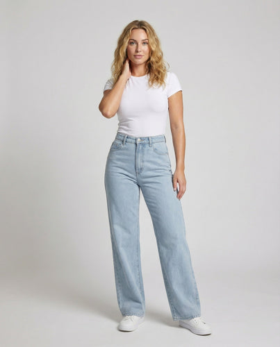 Ladies high-waisted wide jeans with pocket style