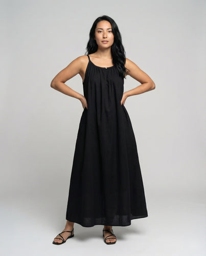 Ladies maxi dress in linen look with side pockets