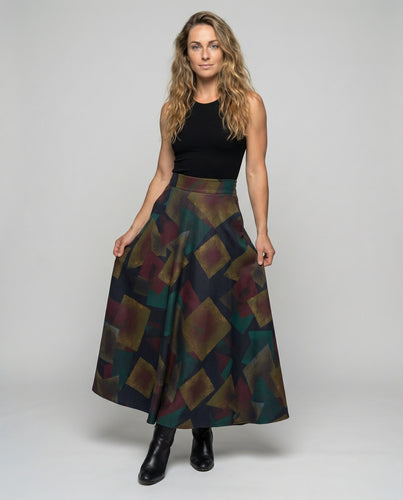 Women's jacquard maxi skirt with geometric pattern