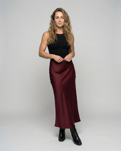 Ladies elegant maxi skirt in satin look