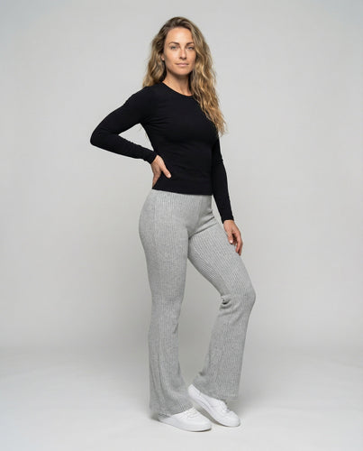 Women's high-waisted knit pants with ribbed texture
