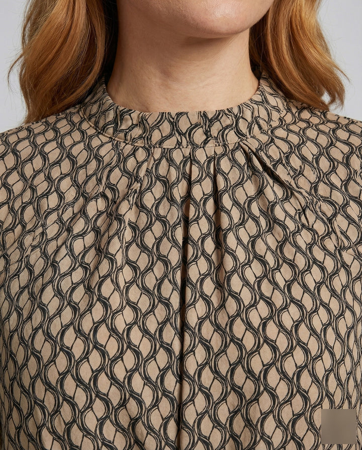 Product 15564301631818 - close_up_detail