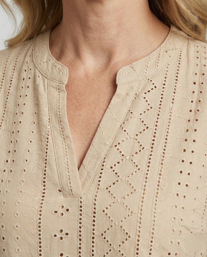Ladies lace embroidery blouse top with puff sleeves