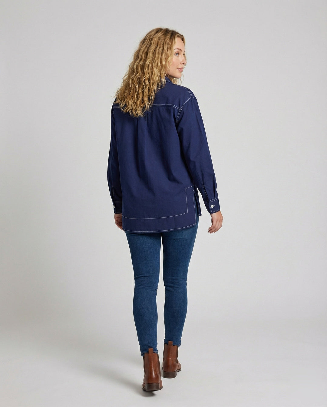Women's Short Sleeve Kent Blouse in Relax Fit