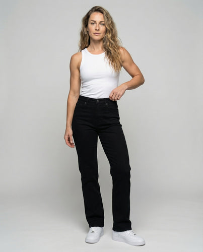 Ladies high-waisted jeans in wide cut